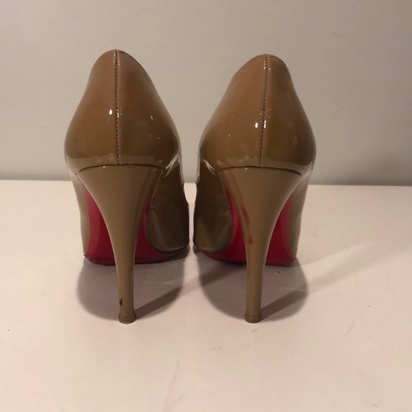 Christian Louboutin Tan Patent Leather Pumps 37 - Picture 4 of 6